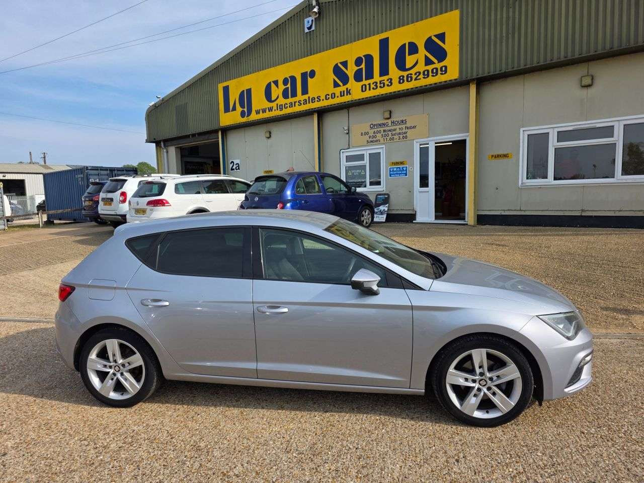 A 2019 SEAT LEON 1.5 TSI EVO FR Hatchback 5dr Petrol Manual Euro 6 (s/s) (130 ps) A 2019 SEAT LEON 1.5 TSI EVO FR Hatchback 5dr Petrol Manual Euro 6 (s/s) (130 ps)