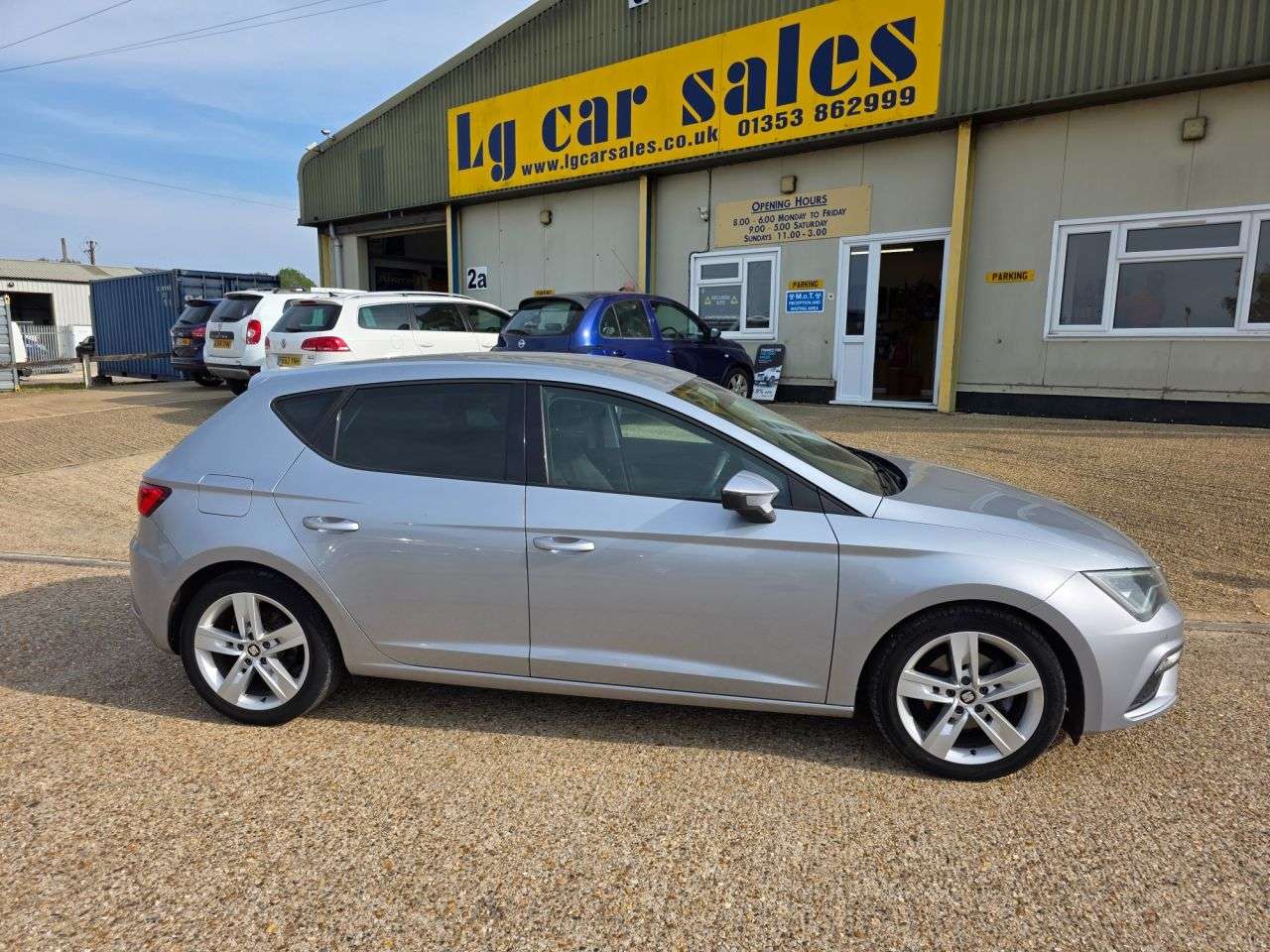 A 2019 SEAT LEON 1.5 TSI EVO FR Hatchback 5dr Petrol Manual Euro 6 (s/s) (130 ps) A 2019 SEAT LEON 1.5 TSI EVO FR Hatchback 5dr Petrol Manual Euro 6 (s/s) (130 ps)
