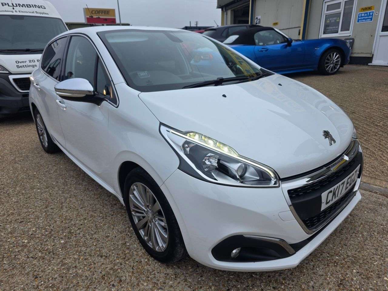 A 2017 PEUGEOT 208 1.2 PureTech Allure Hatchback 5dr Petrol Manual Euro 6 (s/s) (110 ps) A 2017 PEUGEOT 208 1.2 PureTech Allure Hatchback 5dr Petrol Manual Euro 6 (s/s) (110 ps)