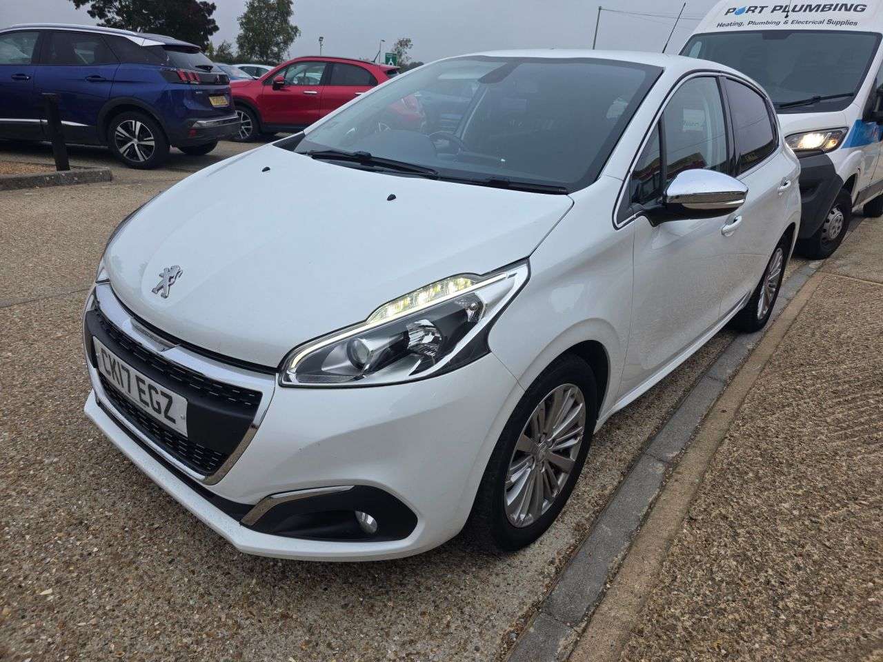 A 2017 PEUGEOT 208 1.2 PureTech Allure Hatchback 5dr Petrol Manual Euro 6 (s/s) (110 ps) A 2017 PEUGEOT 208 1.2 PureTech Allure Hatchback 5dr Petrol Manual Euro 6 (s/s) (110 ps)