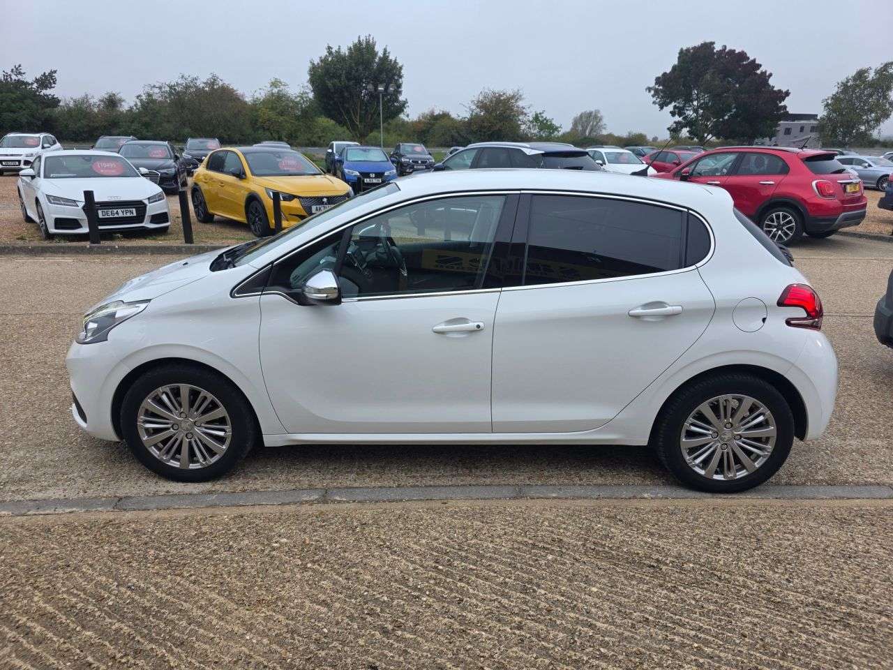 2017 PEUGEOT 208 2017 PEUGEOT 208