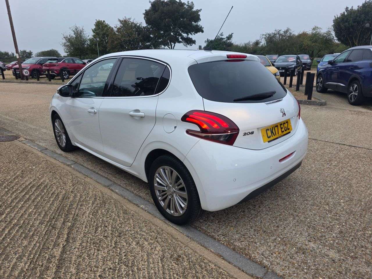2017 PEUGEOT 208 2017 PEUGEOT 208