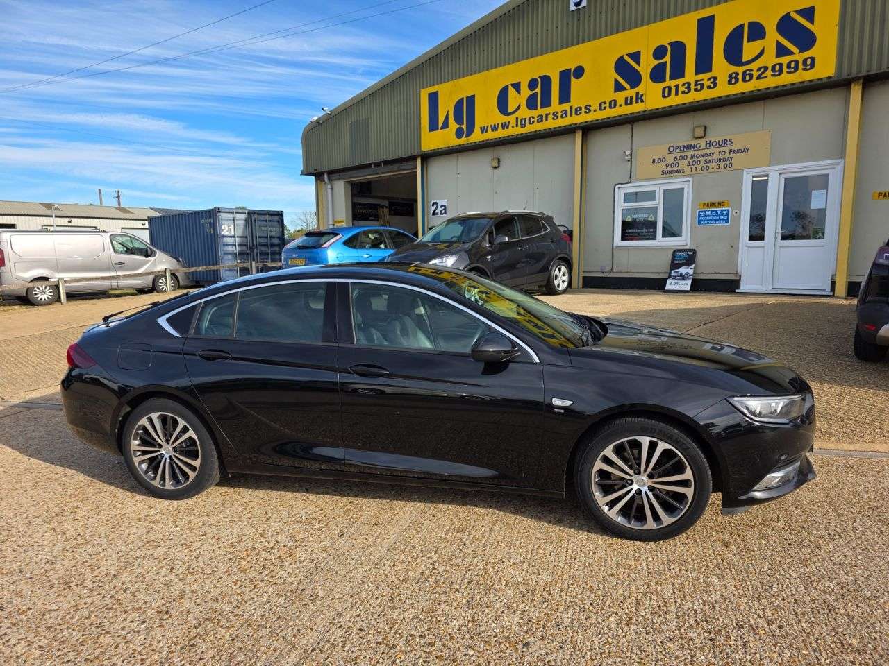 A 2019 VAUXHALL INSIGNIA 1.5i Turbo GPF SRi Grand Sport 5dr Petrol Manual Euro 6 (s/s) (165 ps) A 2019 VAUXHALL INSIGNIA 1.5i Turbo GPF SRi Grand Sport 5dr Petrol Manual Euro 6 (s/s) (165 ps)