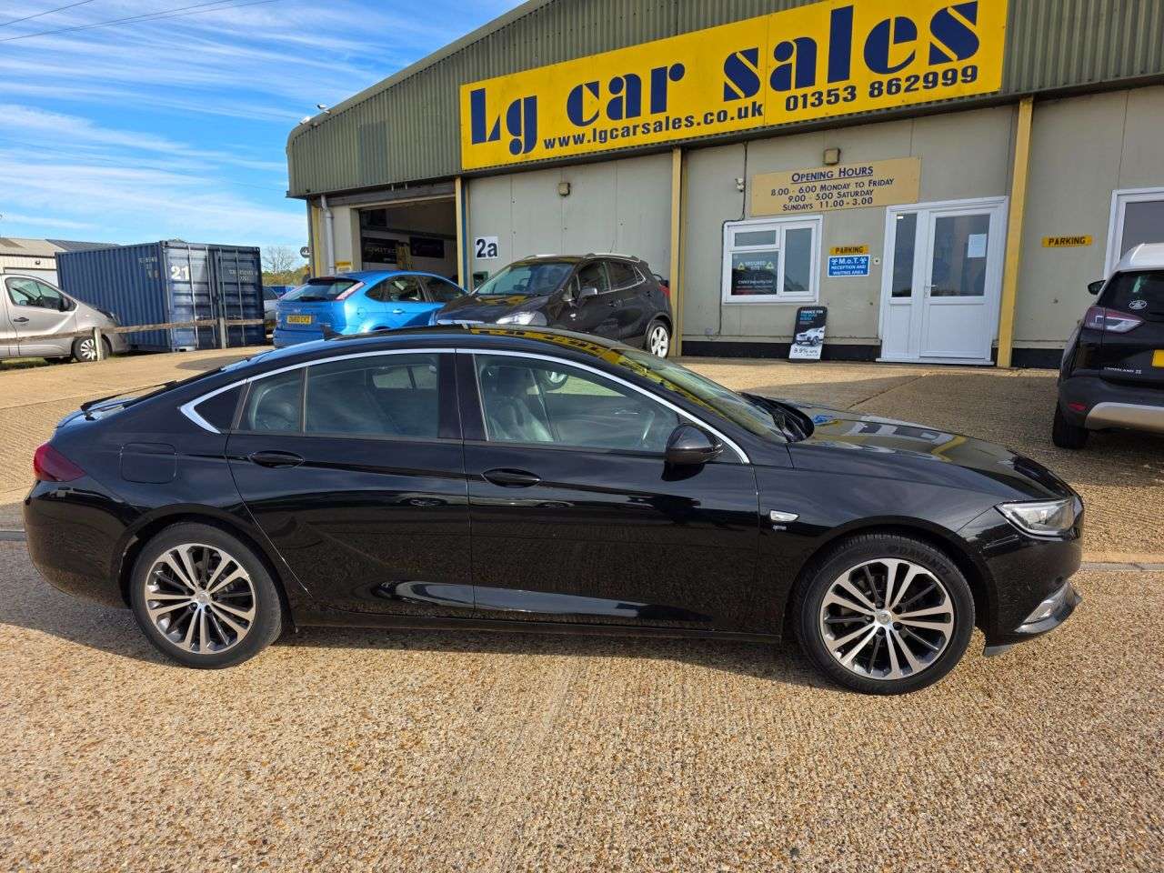 A 2019 VAUXHALL INSIGNIA 1.5i Turbo GPF SRi Grand Sport 5dr Petrol Manual Euro 6 (s/s) (165 ps) A 2019 VAUXHALL INSIGNIA 1.5i Turbo GPF SRi Grand Sport 5dr Petrol Manual Euro 6 (s/s) (165 ps)