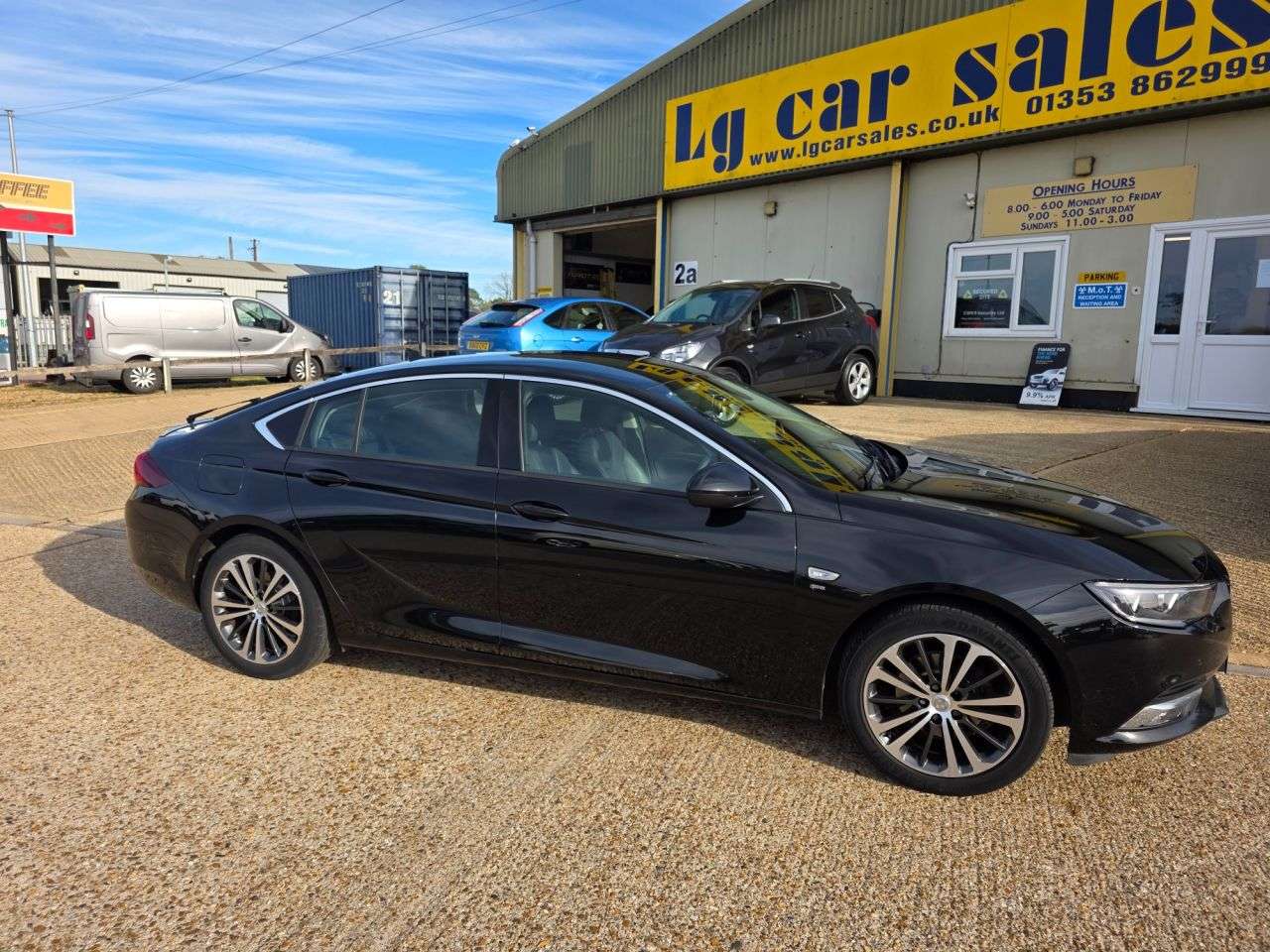 A 2019 VAUXHALL INSIGNIA 1.5i Turbo GPF SRi Grand Sport 5dr Petrol Manual Euro 6 (s/s) (165 ps) A 2019 VAUXHALL INSIGNIA 1.5i Turbo GPF SRi Grand Sport 5dr Petrol Manual Euro 6 (s/s) (165 ps)