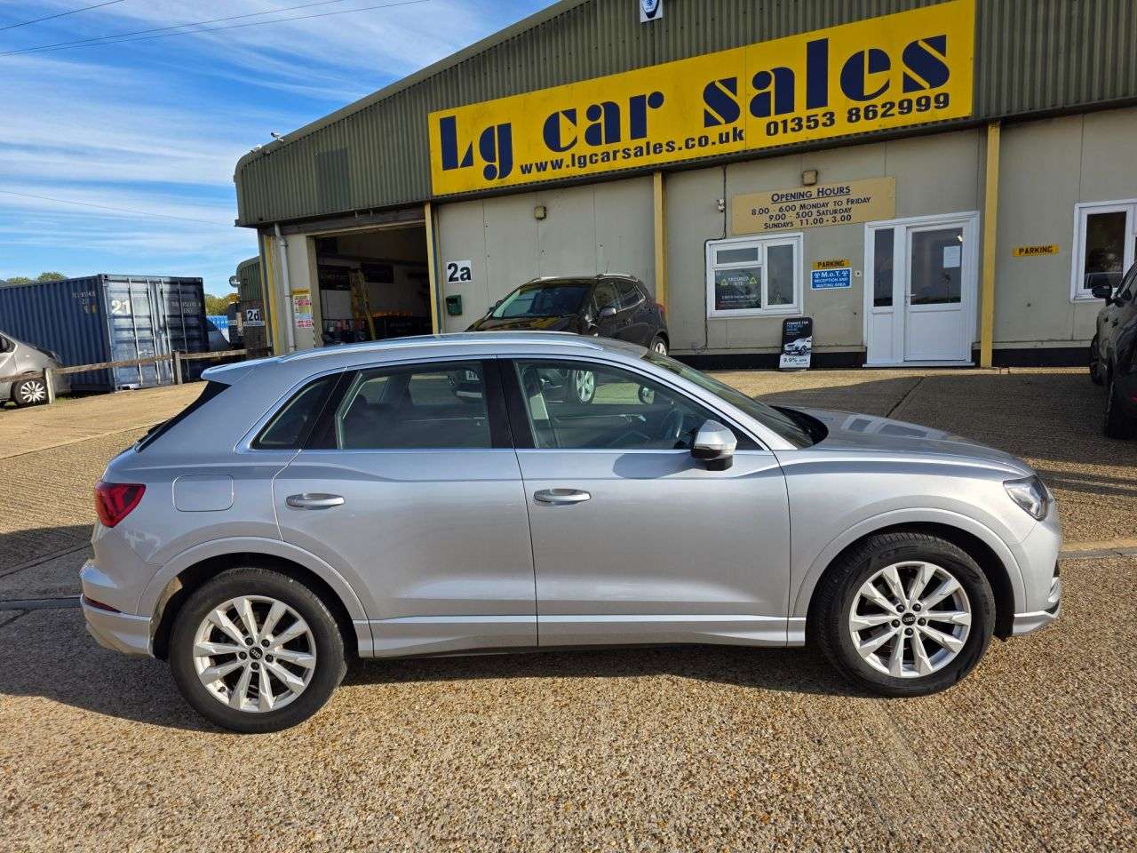 A 2021 AUDI Q3 1.5 TFSI CoD 35 Sport SUV 5dr Petrol S Tronic Euro 6 (s/s) (150 ps) A 2021 AUDI Q3 1.5 TFSI CoD 35 Sport SUV 5dr Petrol S Tronic Euro 6 (s/s) (150 ps)