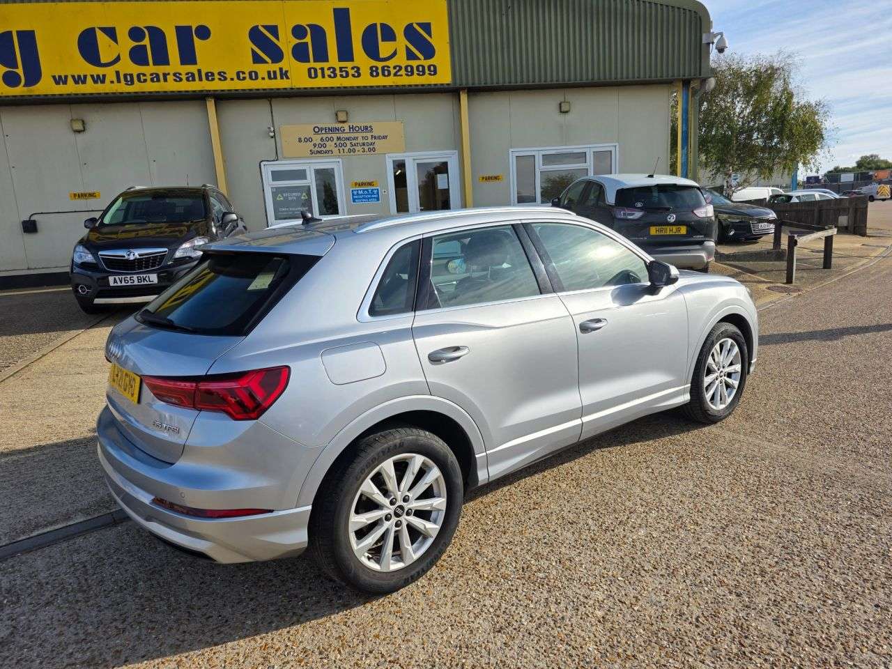 A 2021 AUDI Q3 1.5 TFSI CoD 35 Sport SUV 5dr Petrol S Tronic Euro 6 (s/s) (150 ps) A 2021 AUDI Q3 1.5 TFSI CoD 35 Sport SUV 5dr Petrol S Tronic Euro 6 (s/s) (150 ps)