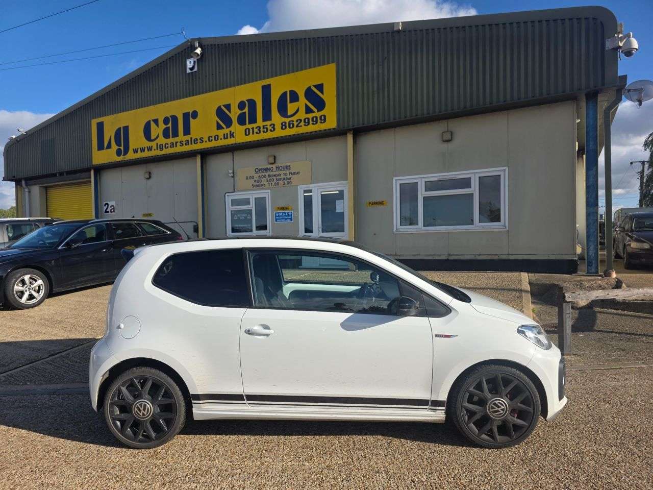 A 2020 VOLKSWAGEN UP! 1.0 TSI GTI Hatchback 3dr Petrol Manual Euro 6 (s/s) (115 ps) A 2020 VOLKSWAGEN UP! 1.0 TSI GTI Hatchback 3dr Petrol Manual Euro 6 (s/s) (115 ps)