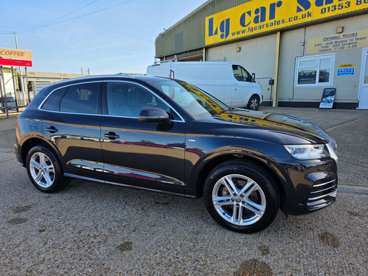 A 2021 AUDI Q5 2.0 TFSIe 50 S line SUV 5dr Petrol Plug-in Hybrid S Tronic quattro Euro 6 ( A 2021 AUDI Q5 2.0 TFSIe 50 S line SUV 5dr Petrol Plug-in Hybrid S Tronic quattro Euro 6 (