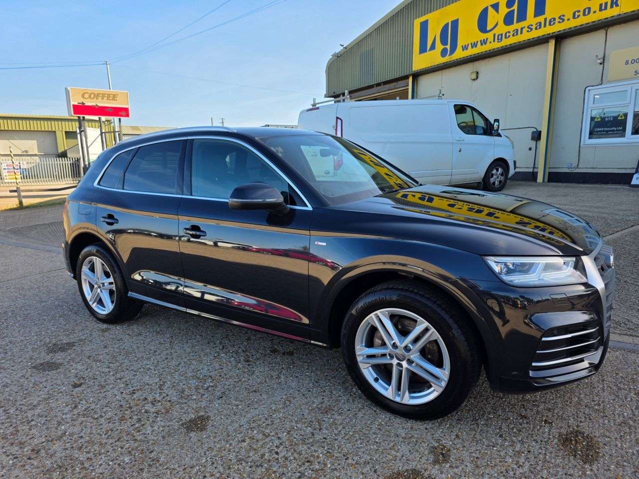 A 2021 AUDI Q5 2.0 TFSIe 50 S line SUV 5dr Petrol Plug-in Hybrid S Tronic quattro Euro 6 ( A 2021 AUDI Q5 2.0 TFSIe 50 S line SUV 5dr Petrol Plug-in Hybrid S Tronic quattro Euro 6 (