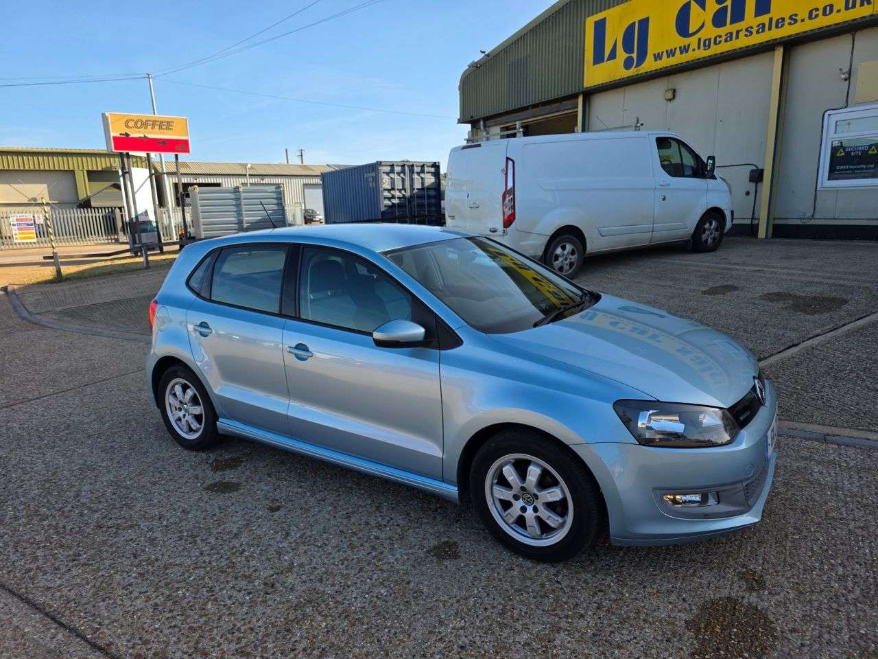 A 2010 VOLKSWAGEN POLO 1.2 TDI BlueMotion Hatchback 5dr Diesel Manual Euro 5 (s/s) (75 ps) A 2010 VOLKSWAGEN POLO 1.2 TDI BlueMotion Hatchback 5dr Diesel Manual Euro 5 (s/s) (75 ps)