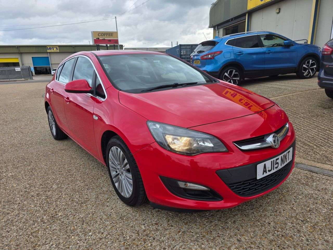 A 2015 VAUXHALL ASTRA 1.6i Excite Hatchback 5dr Petrol Manual Euro 6 (115 ps) A 2015 VAUXHALL ASTRA 1.6i Excite Hatchback 5dr Petrol Manual Euro 6 (115 ps)