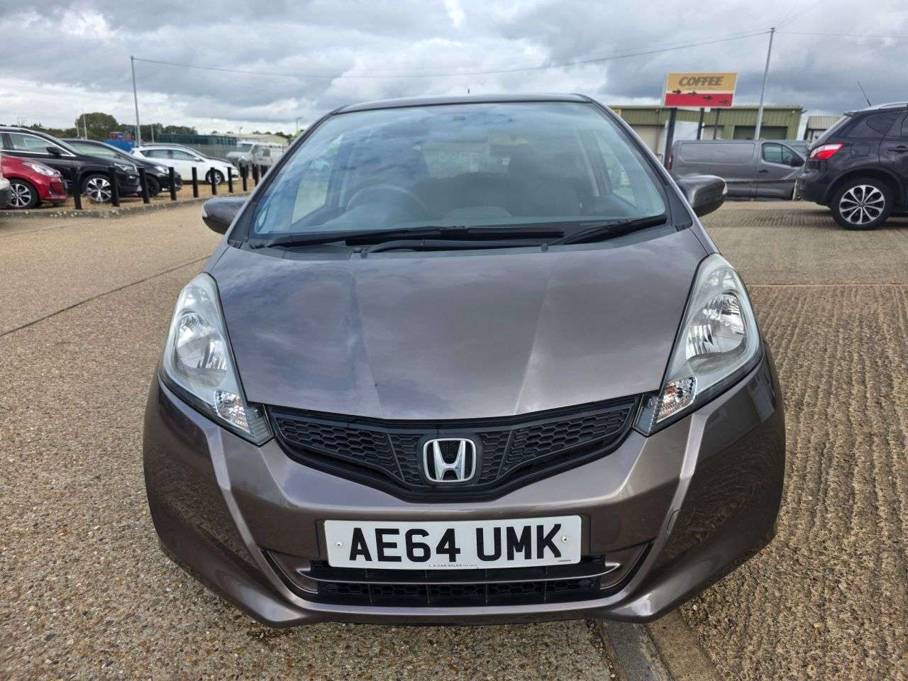 A 2014 HONDA JAZZ I-VTEC ES PLUS A 2014 HONDA JAZZ I-VTEC ES PLUS