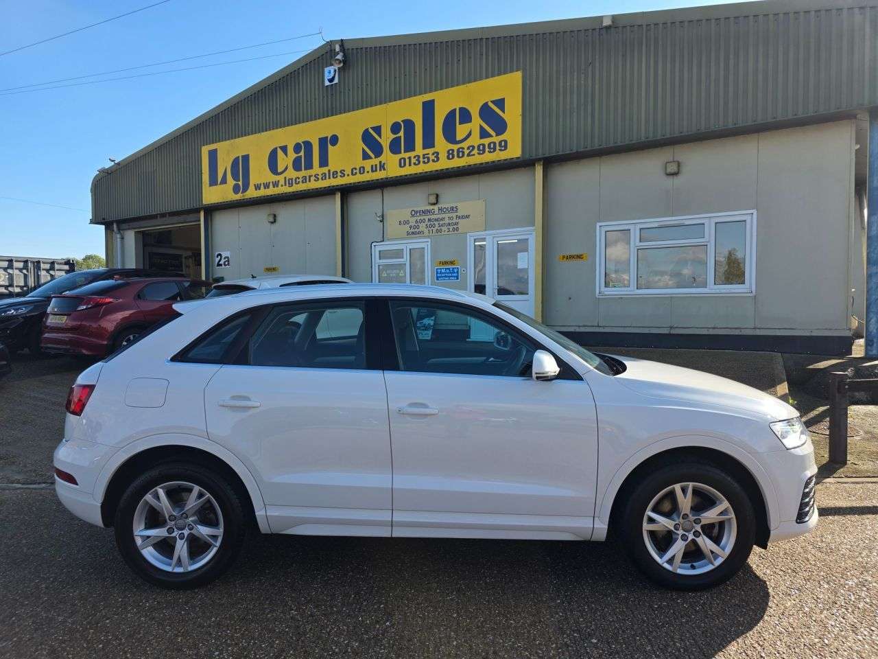 A 2018 AUDI Q3 1.4 TFSI CoD Sport SUV 5dr Petrol S Tronic Euro 6 (s/s) (150 ps) A 2018 AUDI Q3 1.4 TFSI CoD Sport SUV 5dr Petrol S Tronic Euro 6 (s/s) (150 ps)