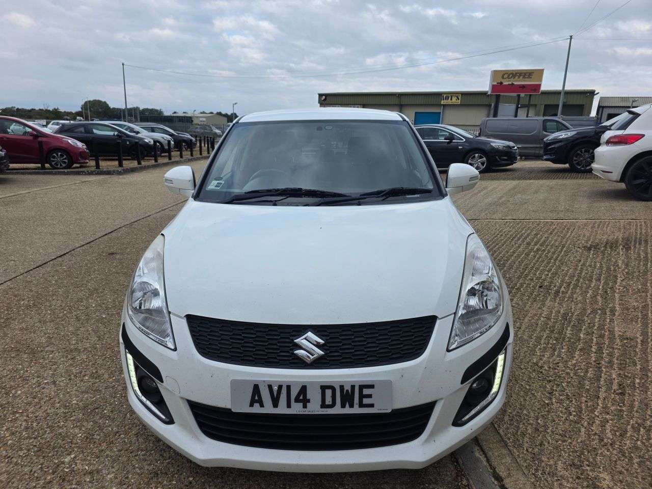 A 2014 SUZUKI SWIFT 1.2 SZ4 Hatchback 5dr Petrol Auto Euro 5 (94 ps) A 2014 SUZUKI SWIFT 1.2 SZ4 Hatchback 5dr Petrol Auto Euro 5 (94 ps)