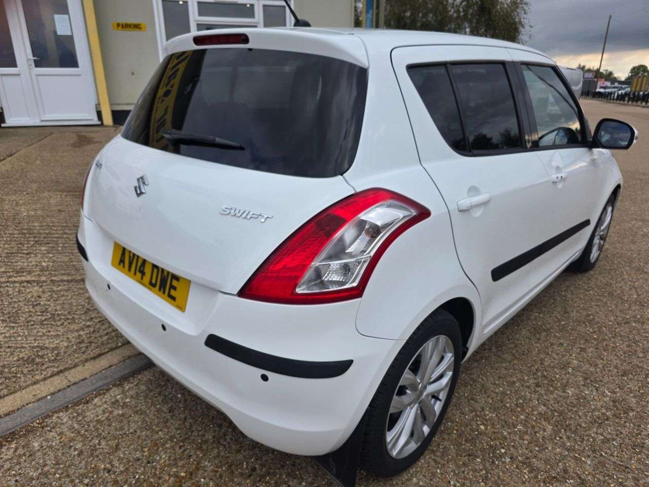 2014 SUZUKI SWIFT 2014 SUZUKI SWIFT