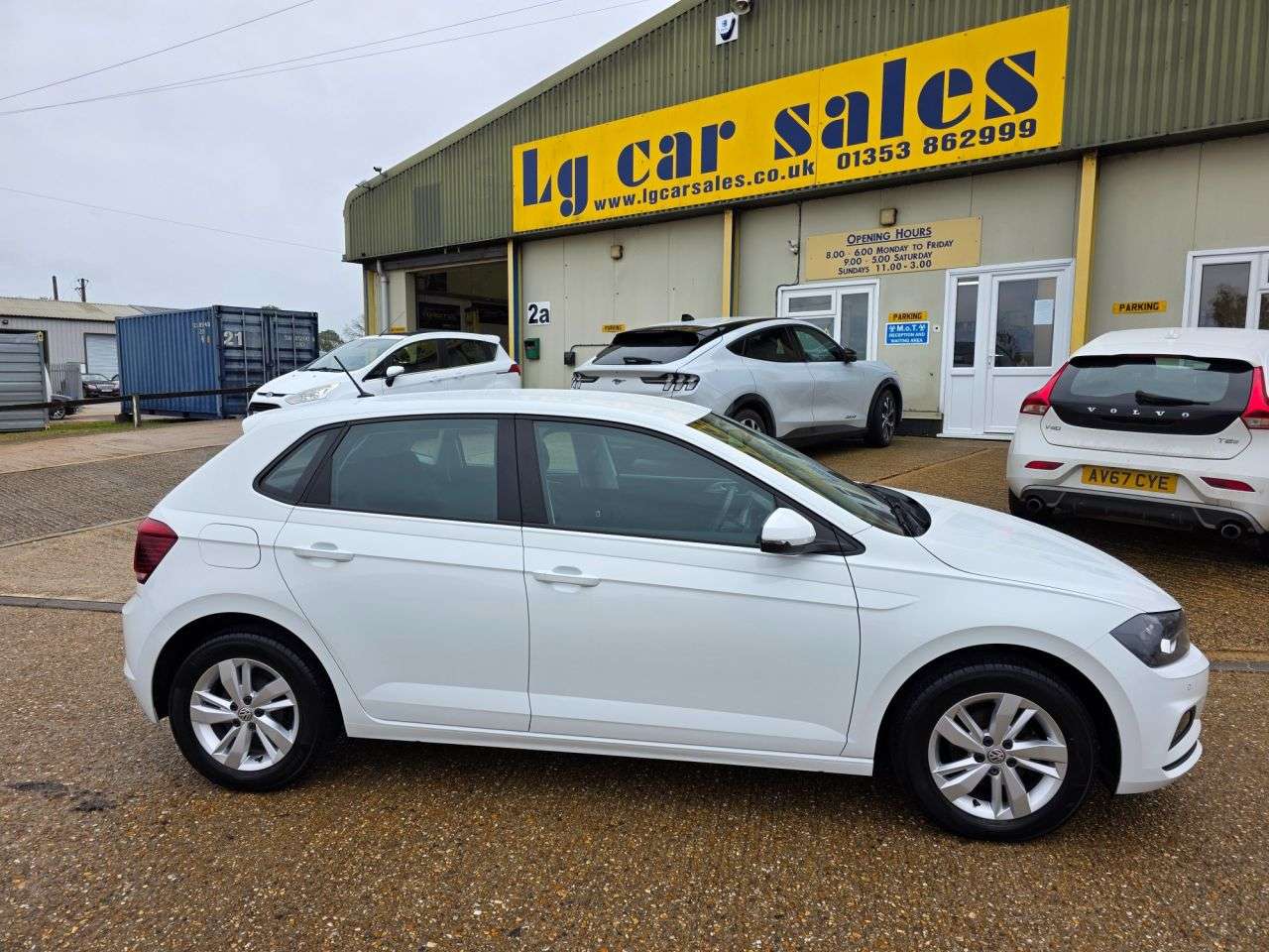 A 2018 VOLKSWAGEN POLO 1.0 TSI SE Hatchback 5dr Petrol Manual Euro 6 (s/s) (95 ps) A 2018 VOLKSWAGEN POLO 1.0 TSI SE Hatchback 5dr Petrol Manual Euro 6 (s/s) (95 ps)