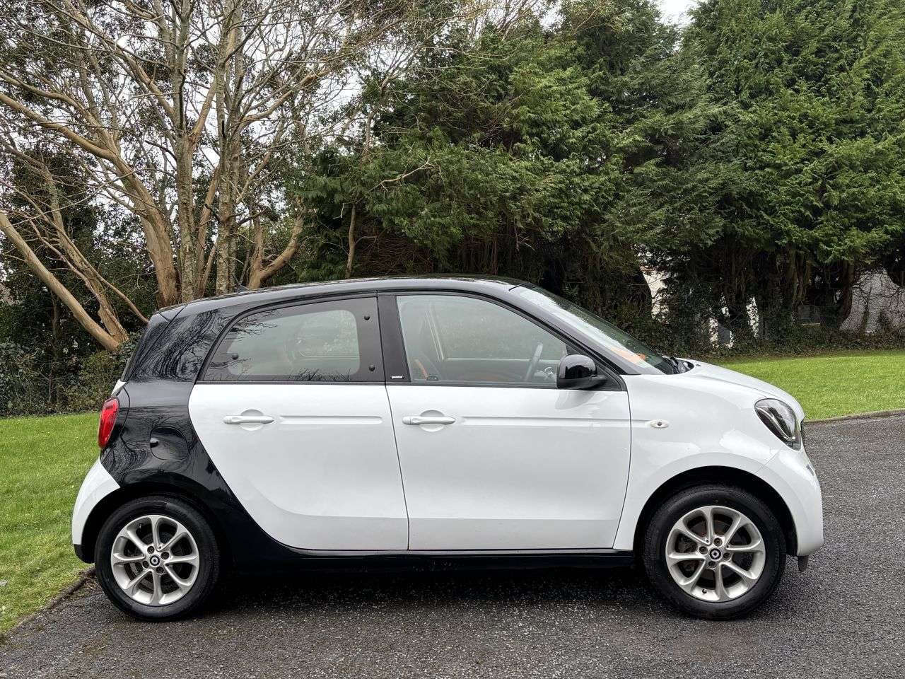 A 2015 SMART FORFOUR PASSION A 2015 SMART FORFOUR PASSION