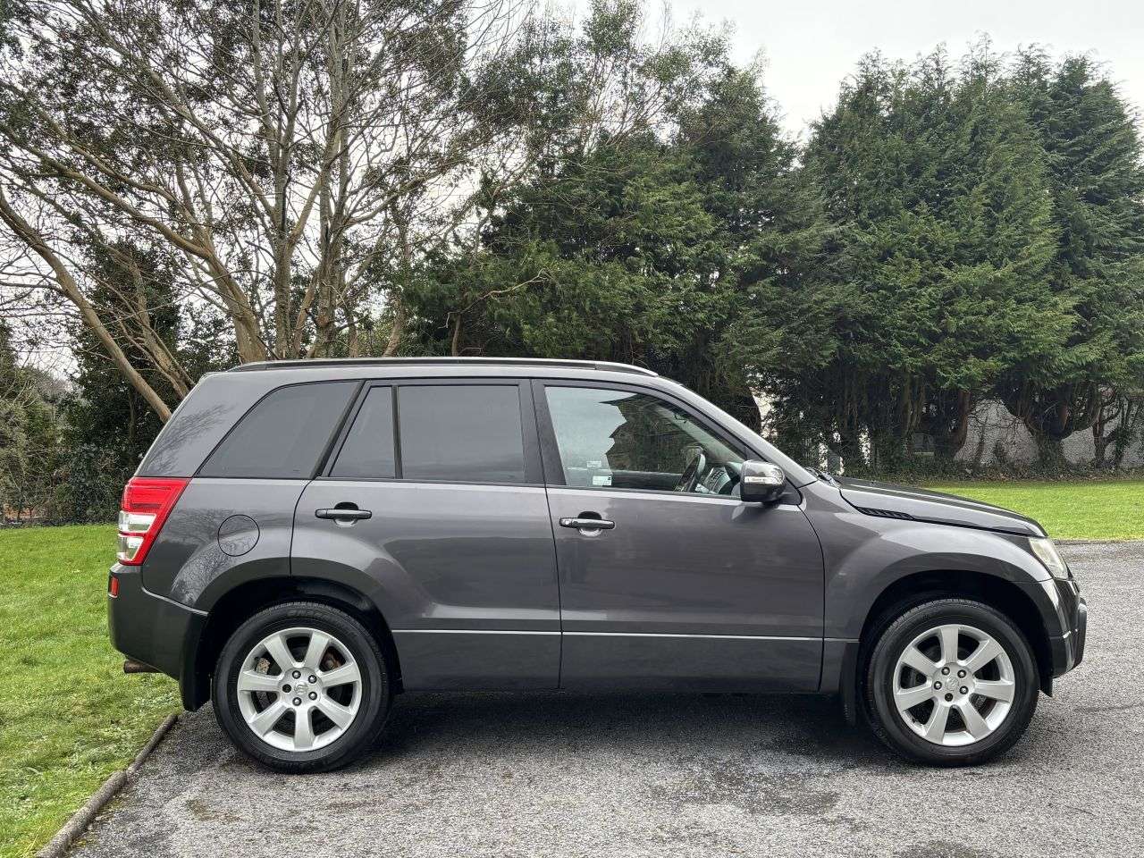 A 2010 SUZUKI GRAND VITARA 2.4 VVT SZ5 SUV 5dr Petrol Manual 4WD Euro 5 (169 ps) 12 SERVICES...HEATED A 2010 SUZUKI GRAND VITARA 2.4 VVT SZ5 SUV 5dr Petrol Manual 4WD Euro 5 (169 ps) 12 SERVICES...HEATED