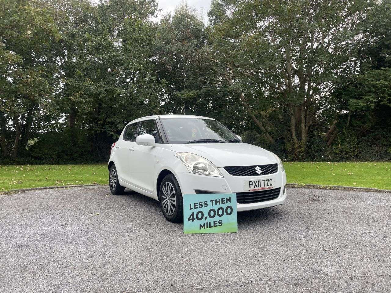 A 2011 SUZUKI SWIFT 1.2 SZ2 Hatchback 5dr Petrol Manual Euro 5 (94 ps) 13 SERVICES...£35 TAX... A 2011 SUZUKI SWIFT 1.2 SZ2 Hatchback 5dr Petrol Manual Euro 5 (94 ps) 13 SERVICES...£35 TAX...