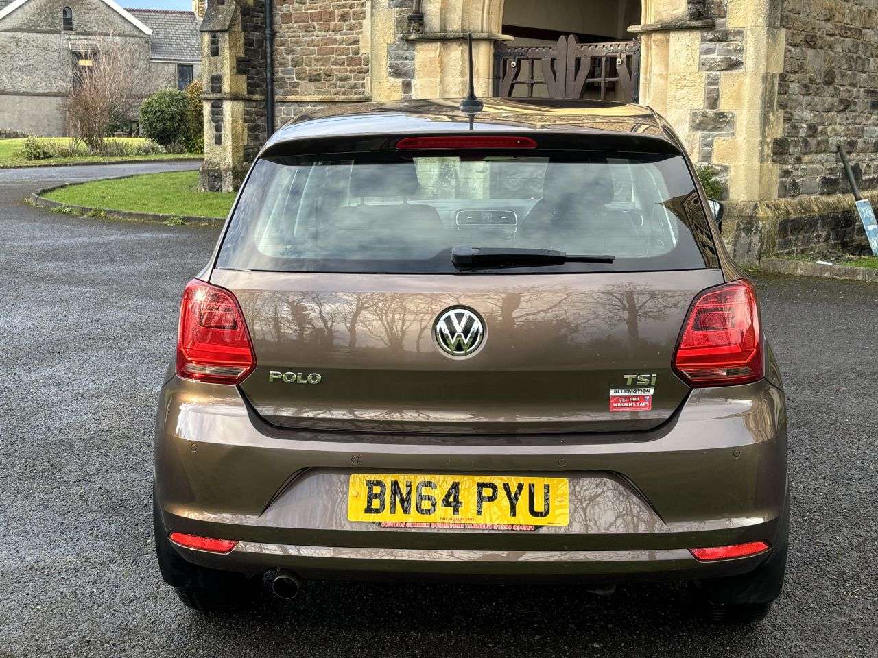 A 2014 VOLKSWAGEN POLO 1.2 TSI BlueMotion Tech SE Hatchback 5dr Petrol DSG Euro 6 (s/s) (90 ps) PA A 2014 VOLKSWAGEN POLO 1.2 TSI BlueMotion Tech SE Hatchback 5dr Petrol DSG Euro 6 (s/s) (90 ps) PA