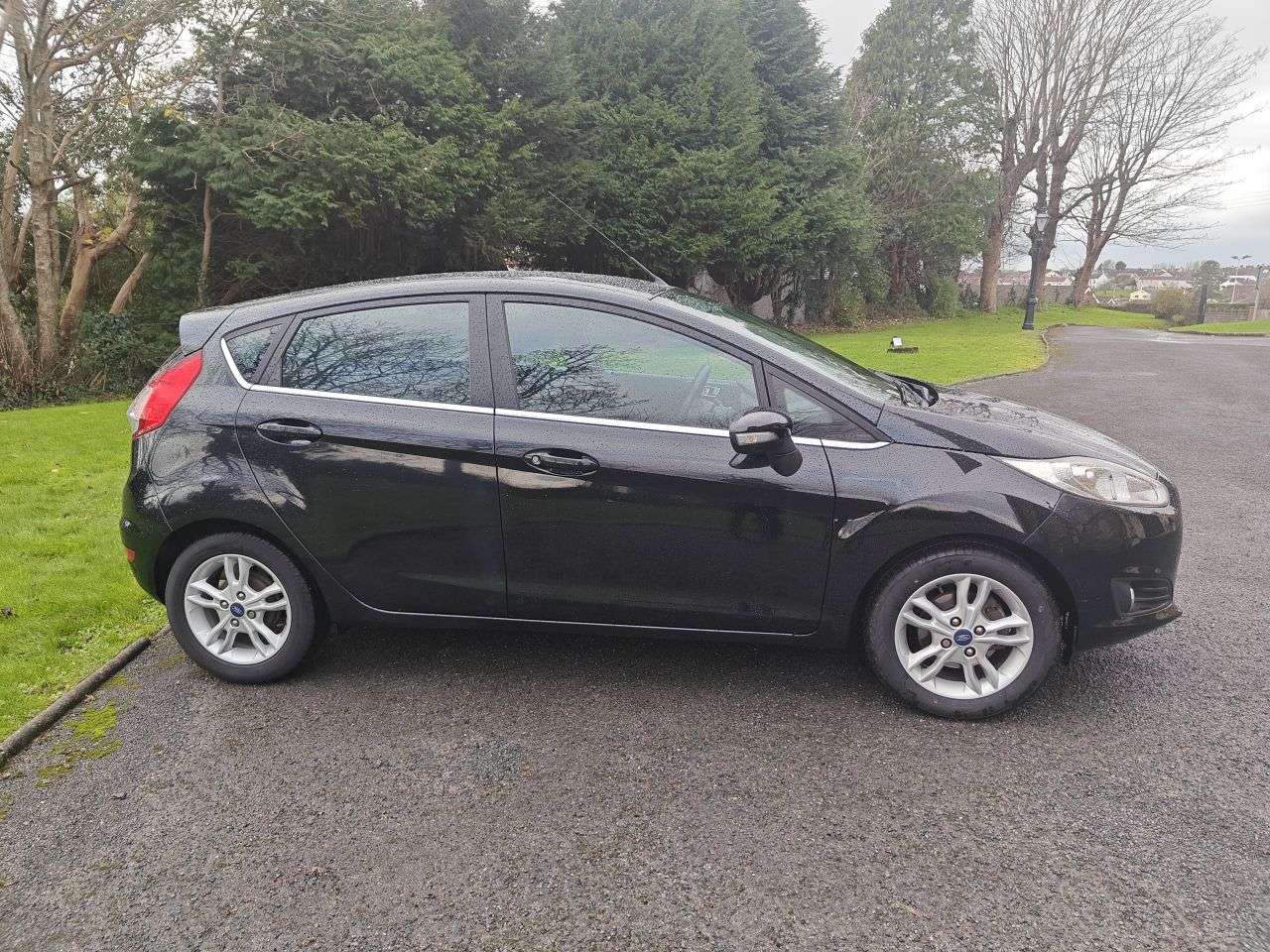 A 2014 FORD FIESTA 1.5 TDCi Zetec Hatchback 5dr Diesel Manual Euro 5 (75 ps) A 2014 FORD FIESTA 1.5 TDCi Zetec Hatchback 5dr Diesel Manual Euro 5 (75 ps)