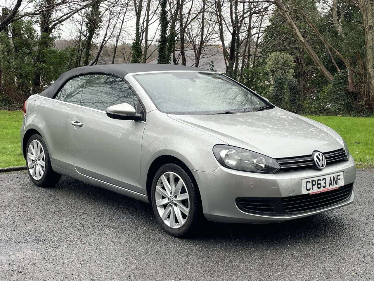 A 2014 VOLKSWAGEN GOLF 1.6 TDI BlueMotion Tech SE Cabriolet 2dr Diesel Manual Euro 5 (s/s) (105 ps A 2014 VOLKSWAGEN GOLF 1.6 TDI BlueMotion Tech SE Cabriolet 2dr Diesel Manual Euro 5 (s/s) (105 ps