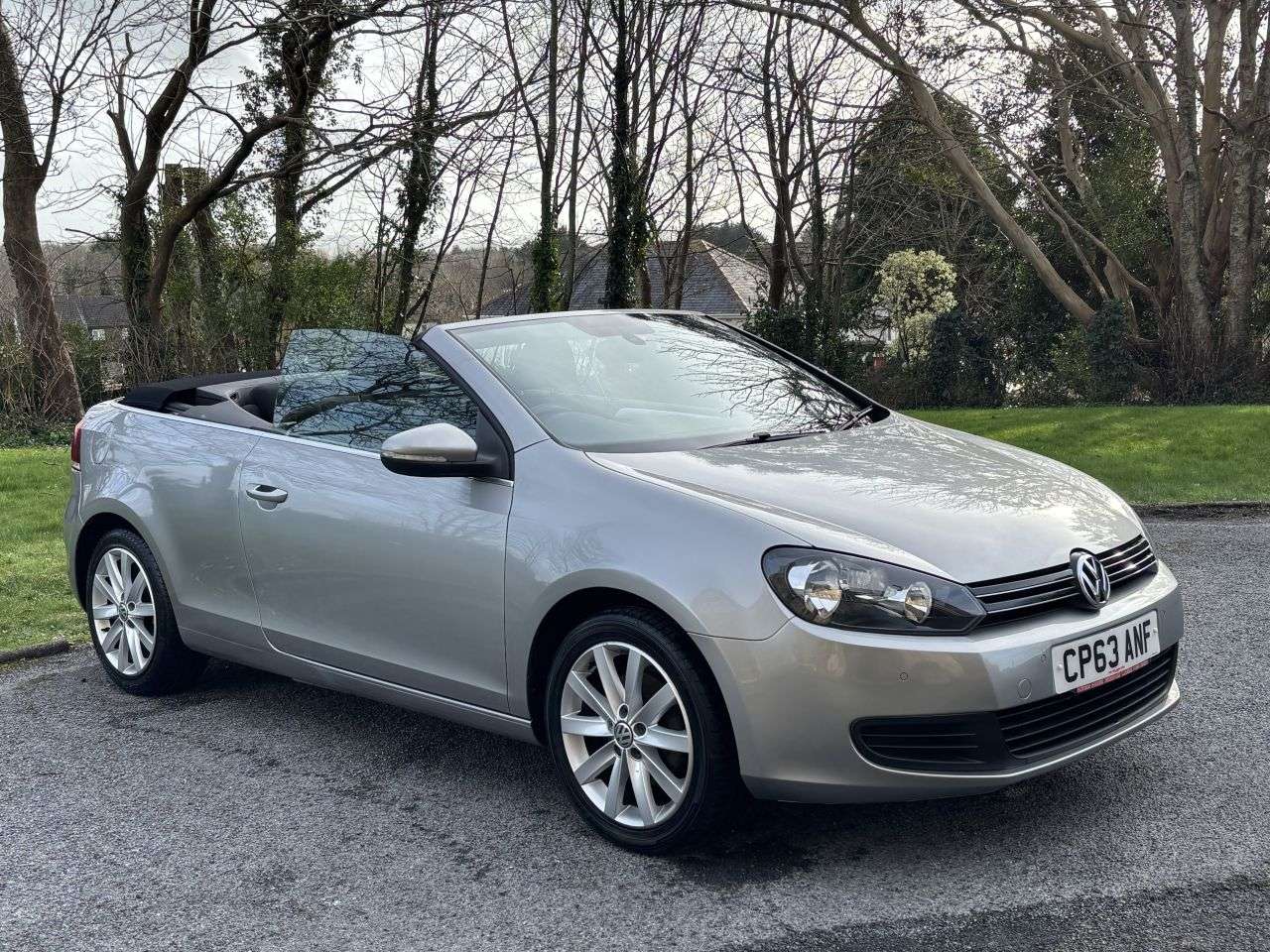 A 2014 VOLKSWAGEN GOLF 1.6 TDI BlueMotion Tech SE Cabriolet 2dr Diesel Manual Euro 5 (s/s) (105 ps A 2014 VOLKSWAGEN GOLF 1.6 TDI BlueMotion Tech SE Cabriolet 2dr Diesel Manual Euro 5 (s/s) (105 ps