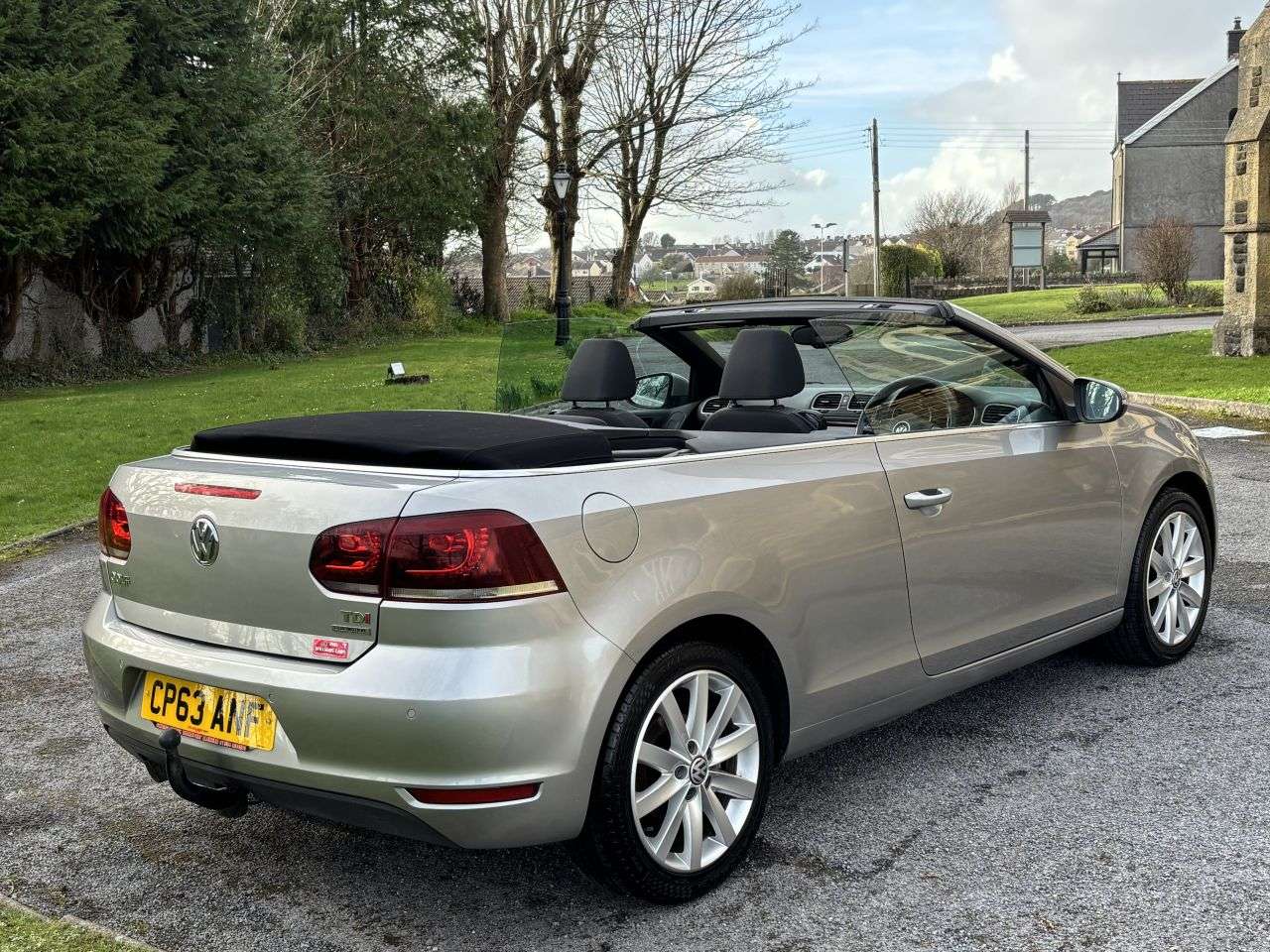A 2014 VOLKSWAGEN GOLF 1.6 TDI BlueMotion Tech SE Cabriolet 2dr Diesel Manual Euro 5 (s/s) (105 ps A 2014 VOLKSWAGEN GOLF 1.6 TDI BlueMotion Tech SE Cabriolet 2dr Diesel Manual Euro 5 (s/s) (105 ps