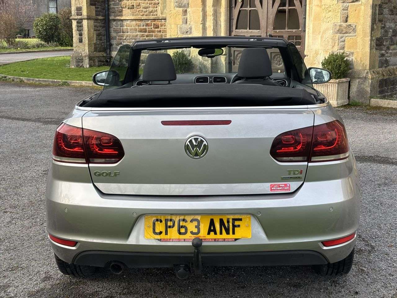 A 2014 VOLKSWAGEN GOLF 1.6 TDI BlueMotion Tech SE Cabriolet 2dr Diesel Manual Euro 5 (s/s) (105 ps A 2014 VOLKSWAGEN GOLF 1.6 TDI BlueMotion Tech SE Cabriolet 2dr Diesel Manual Euro 5 (s/s) (105 ps