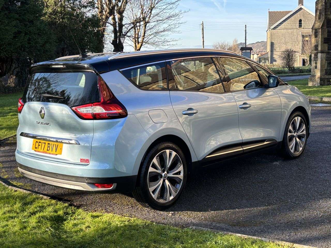 A 2017 RENAULT GRAND SCENIC 1.6 dCi Dynamique Nav MPV 5dr Diesel Manual Euro 6 (s/s) (130 ps) A 2017 RENAULT GRAND SCENIC 1.6 dCi Dynamique Nav MPV 5dr Diesel Manual Euro 6 (s/s) (130 ps)