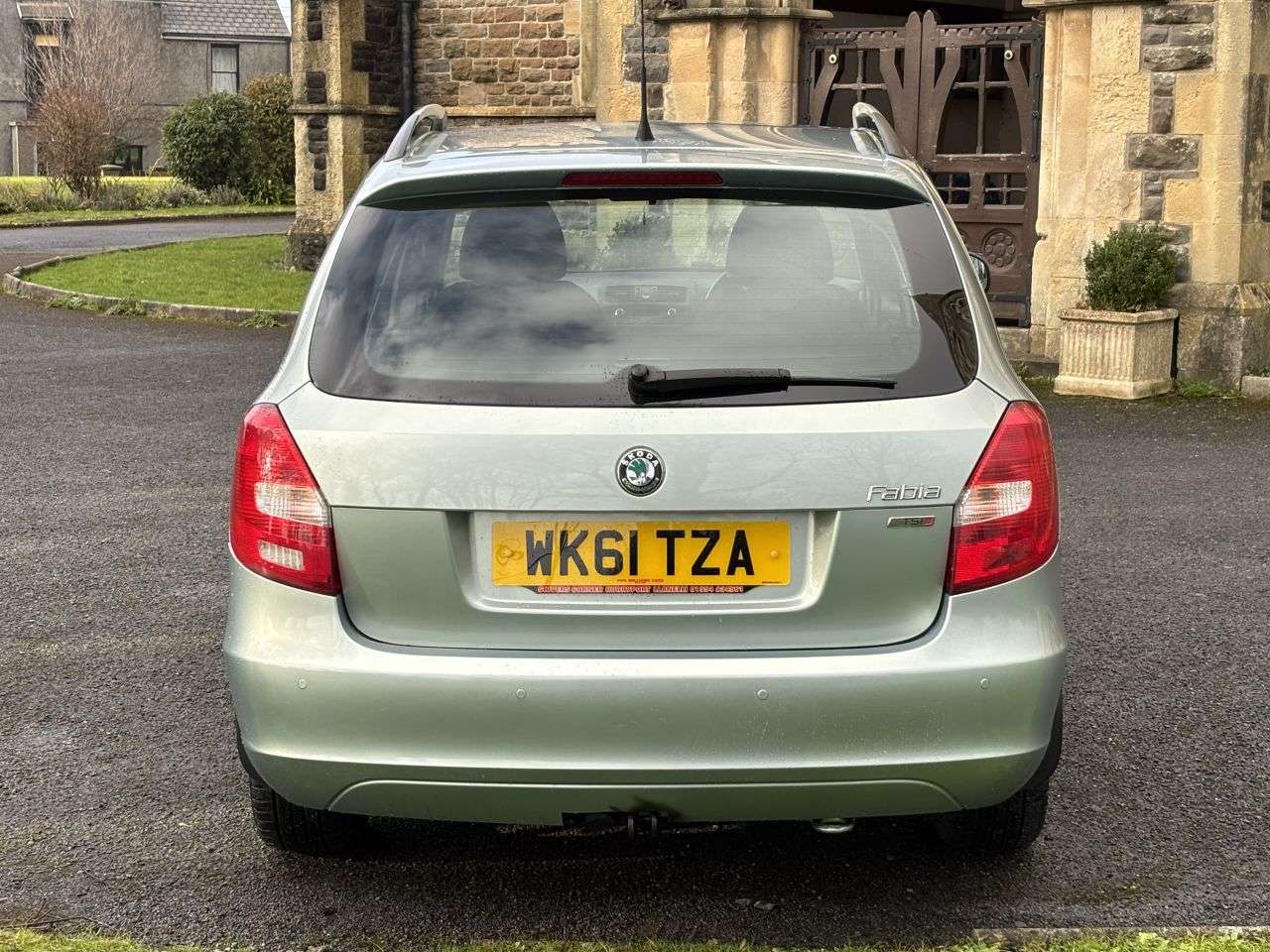 A 2011 SKODA FABIA 1.2 TSI Elegance Estate 5dr Petrol DSG Euro 5 (105 ps) A 2011 SKODA FABIA 1.2 TSI Elegance Estate 5dr Petrol DSG Euro 5 (105 ps)