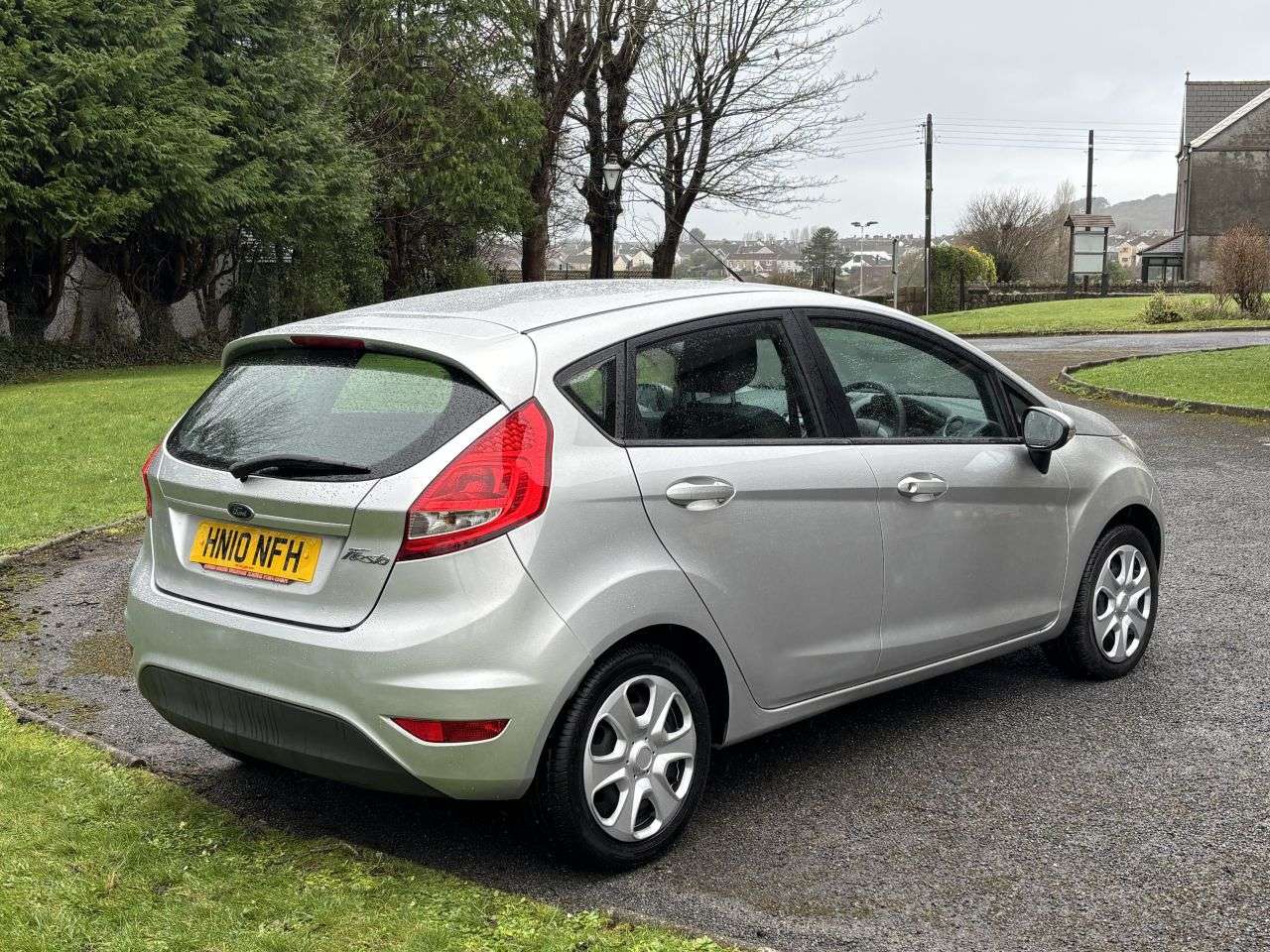 A 2010 FORD FIESTA 1.25 Edge Hatchback 5dr Petrol Manual (127 g/km, 59 bhp) A 2010 FORD FIESTA 1.25 Edge Hatchback 5dr Petrol Manual (127 g/km, 59 bhp)