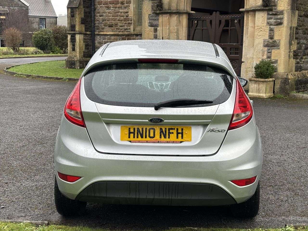 A 2010 FORD FIESTA 1.25 Edge Hatchback 5dr Petrol Manual (127 g/km, 59 bhp) A 2010 FORD FIESTA 1.25 Edge Hatchback 5dr Petrol Manual (127 g/km, 59 bhp)
