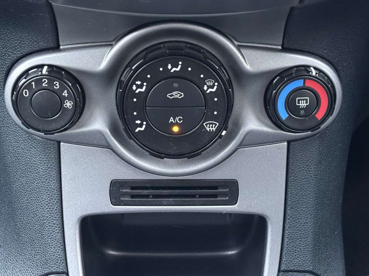 2010 FORD FIESTA 2010 FORD FIESTA