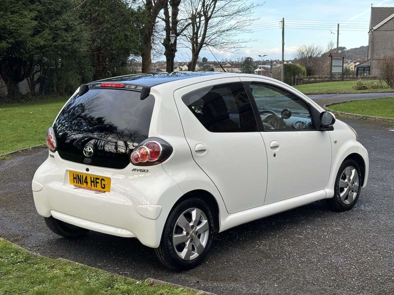 A 2014 TOYOTA AYGO 1.0 VVT-i Move Hatchback 5dr Petrol Manual Euro 5 (68 ps) A 2014 TOYOTA AYGO 1.0 VVT-i Move Hatchback 5dr Petrol Manual Euro 5 (68 ps)