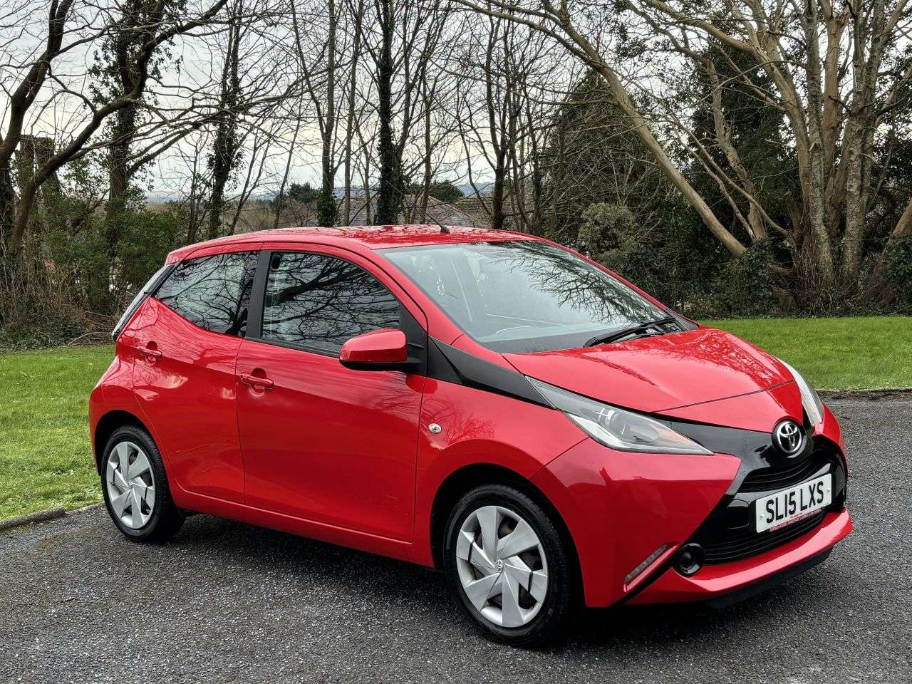 A 2015 TOYOTA AYGO 1.0 VVT-i x-play Hatchback 5dr Petrol Manual Euro 5 Euro 5 (68 ps) A 2015 TOYOTA AYGO 1.0 VVT-i x-play Hatchback 5dr Petrol Manual Euro 5 Euro 5 (68 ps)