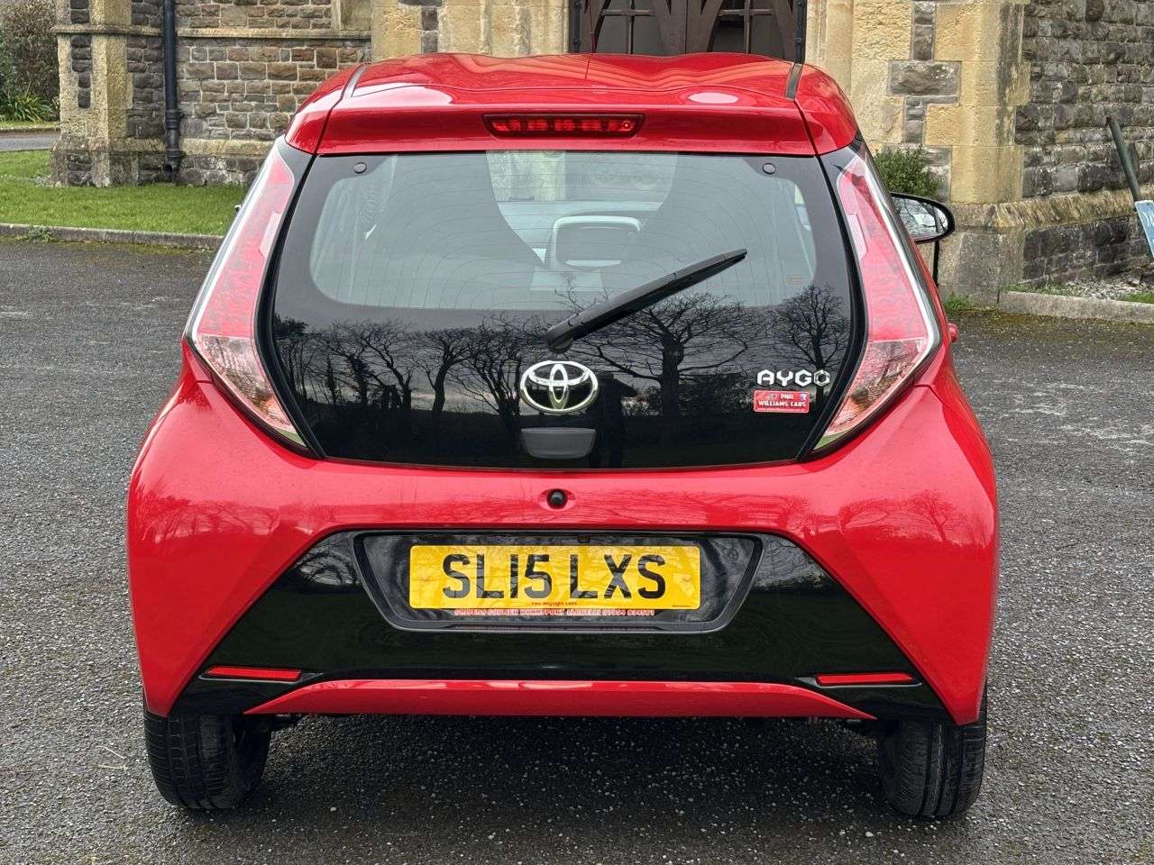 A 2015 TOYOTA AYGO 1.0 VVT-i x-play Hatchback 5dr Petrol Manual Euro 5 Euro 5 (68 ps) A 2015 TOYOTA AYGO 1.0 VVT-i x-play Hatchback 5dr Petrol Manual Euro 5 Euro 5 (68 ps)