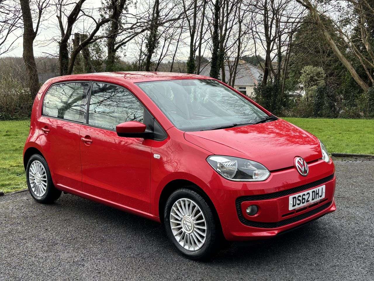 A 2012 VOLKSWAGEN UP! 1.0 High up! Hatchback 5dr Petrol Manual Euro 5 (75 ps) A 2012 VOLKSWAGEN UP! 1.0 High up! Hatchback 5dr Petrol Manual Euro 5 (75 ps)