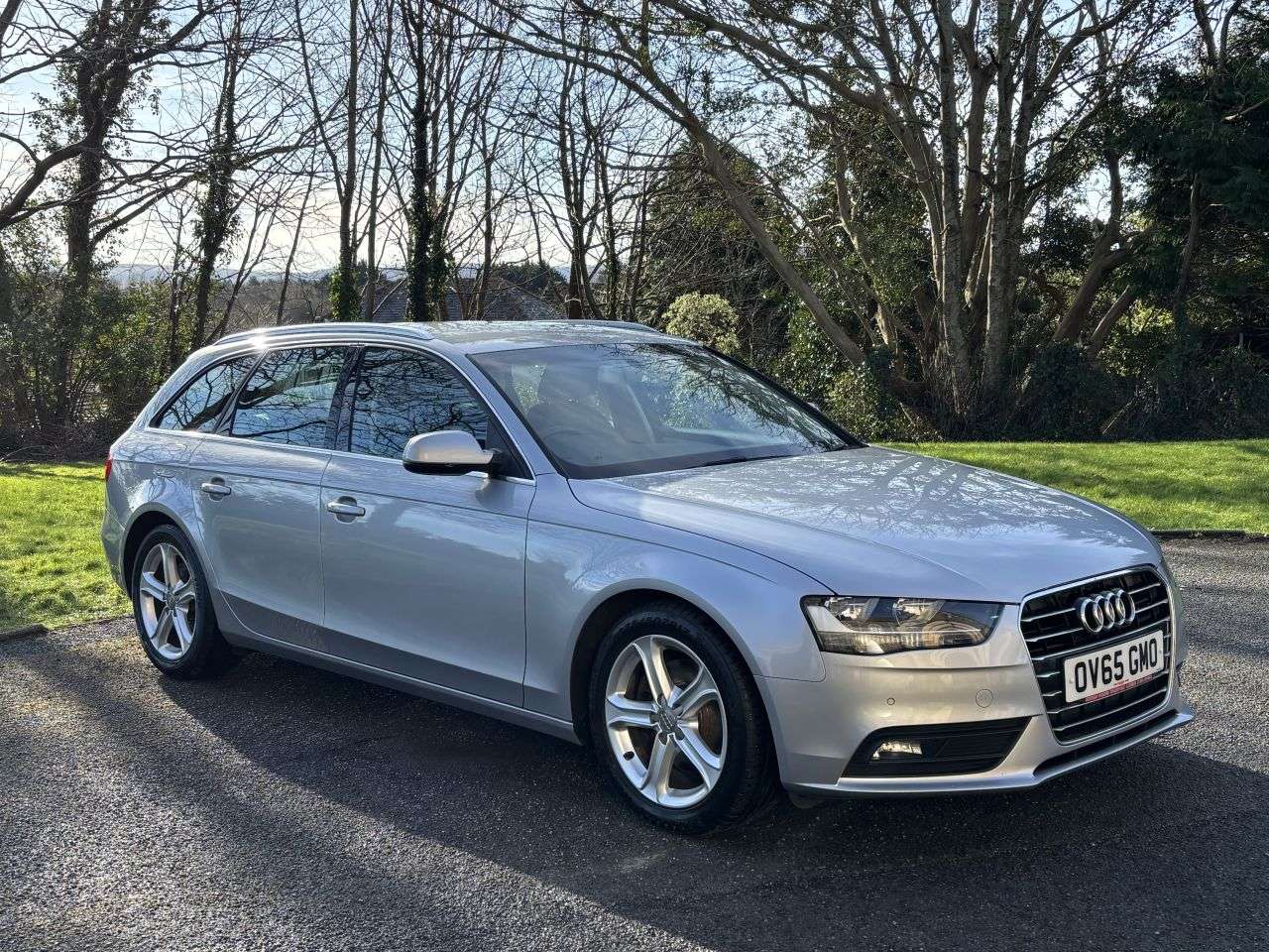 A 2015 AUDI A4 AVANT 2.0 TDI ultra SE Technik Estate 5dr Diesel Manual Euro 6 (s/s) (163 ps) A 2015 AUDI A4 AVANT 2.0 TDI ultra SE Technik Estate 5dr Diesel Manual Euro 6 (s/s) (163 ps)