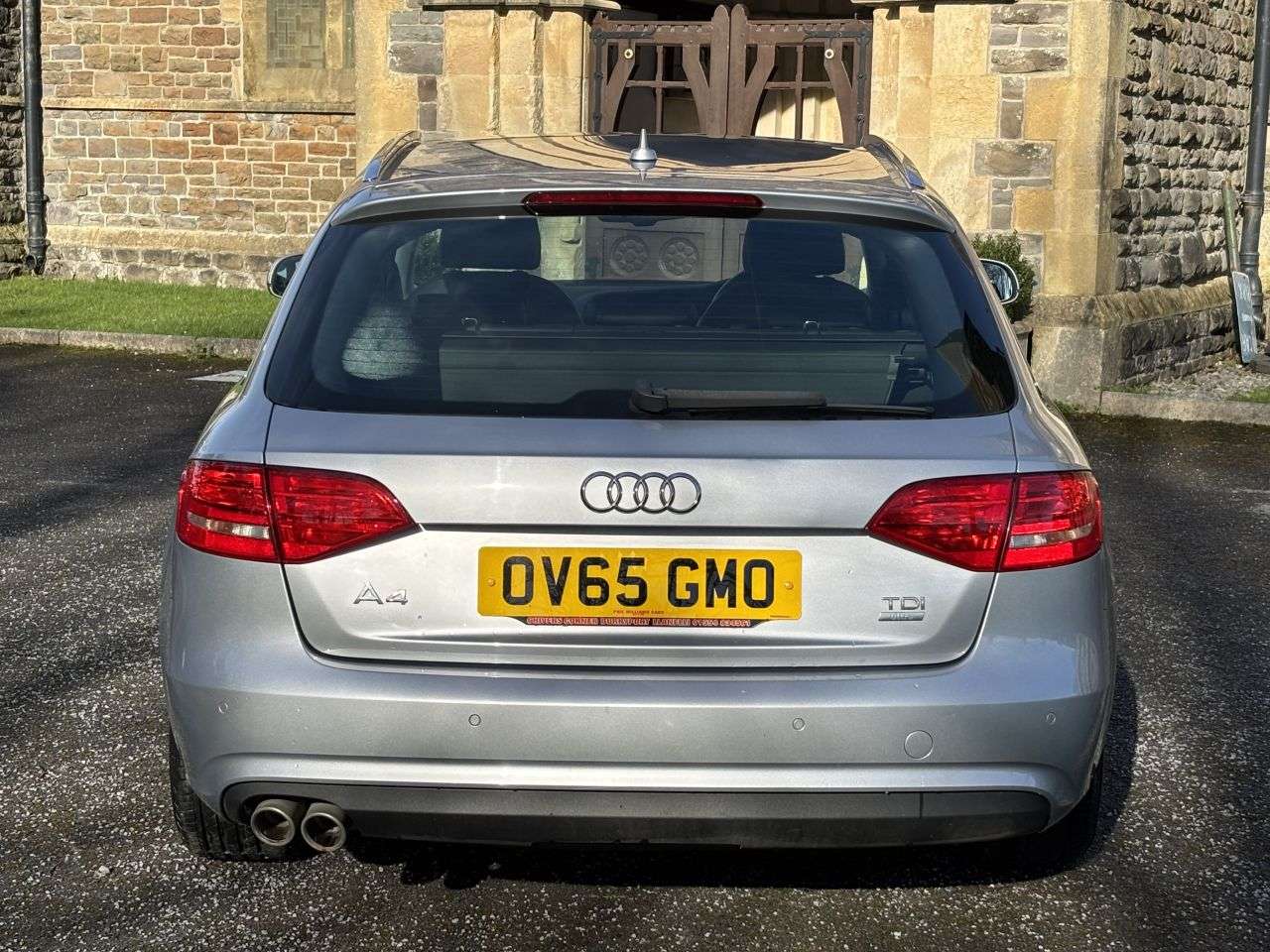 A 2015 AUDI A4 AVANT 2.0 TDI ultra SE Technik Estate 5dr Diesel Manual Euro 6 (s/s) (163 ps) A 2015 AUDI A4 AVANT 2.0 TDI ultra SE Technik Estate 5dr Diesel Manual Euro 6 (s/s) (163 ps)