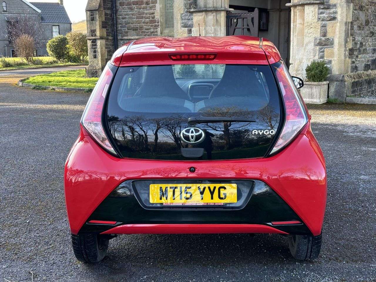 A 2015 TOYOTA AYGO 1.0 VVT-i x-play Hatchback 5dr Petrol Manual Euro 5 Euro 5 (68 ps) A 2015 TOYOTA AYGO 1.0 VVT-i x-play Hatchback 5dr Petrol Manual Euro 5 Euro 5 (68 ps)