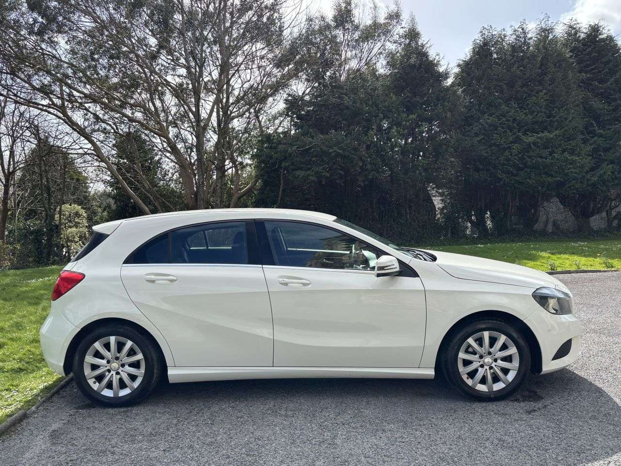 A 2015 MERCEDES-BENZ A-CLASS 1.6 A180 SE Hatchback 5dr Petrol Manual Euro 6 (s/s) (122 ps) A 2015 MERCEDES-BENZ A-CLASS 1.6 A180 SE Hatchback 5dr Petrol Manual Euro 6 (s/s) (122 ps)