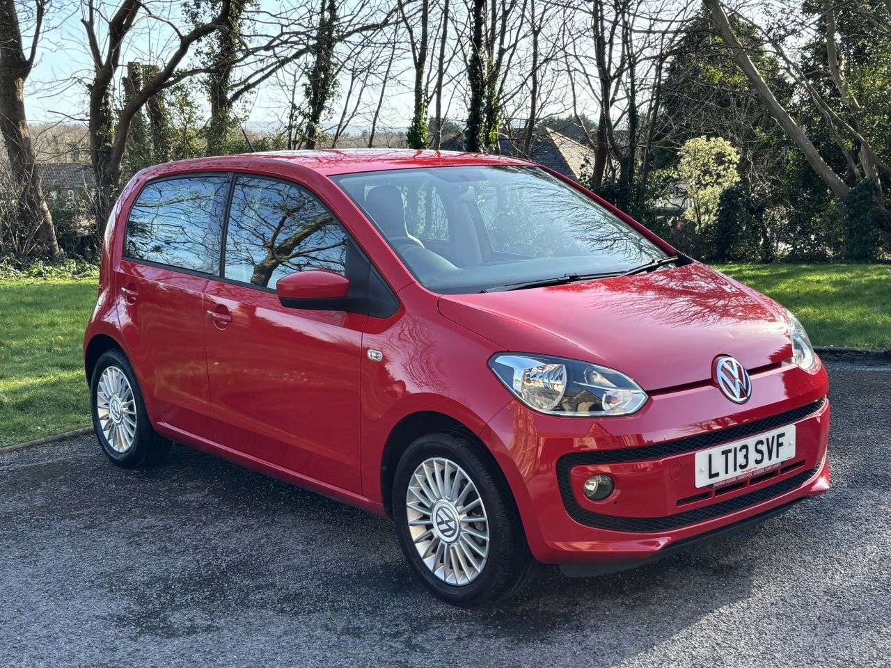 A 2013 VOLKSWAGEN UP! 1.0 High up! Hatchback 5dr Petrol Manual Euro 5 (75 ps) A 2013 VOLKSWAGEN UP! 1.0 High up! Hatchback 5dr Petrol Manual Euro 5 (75 ps)
