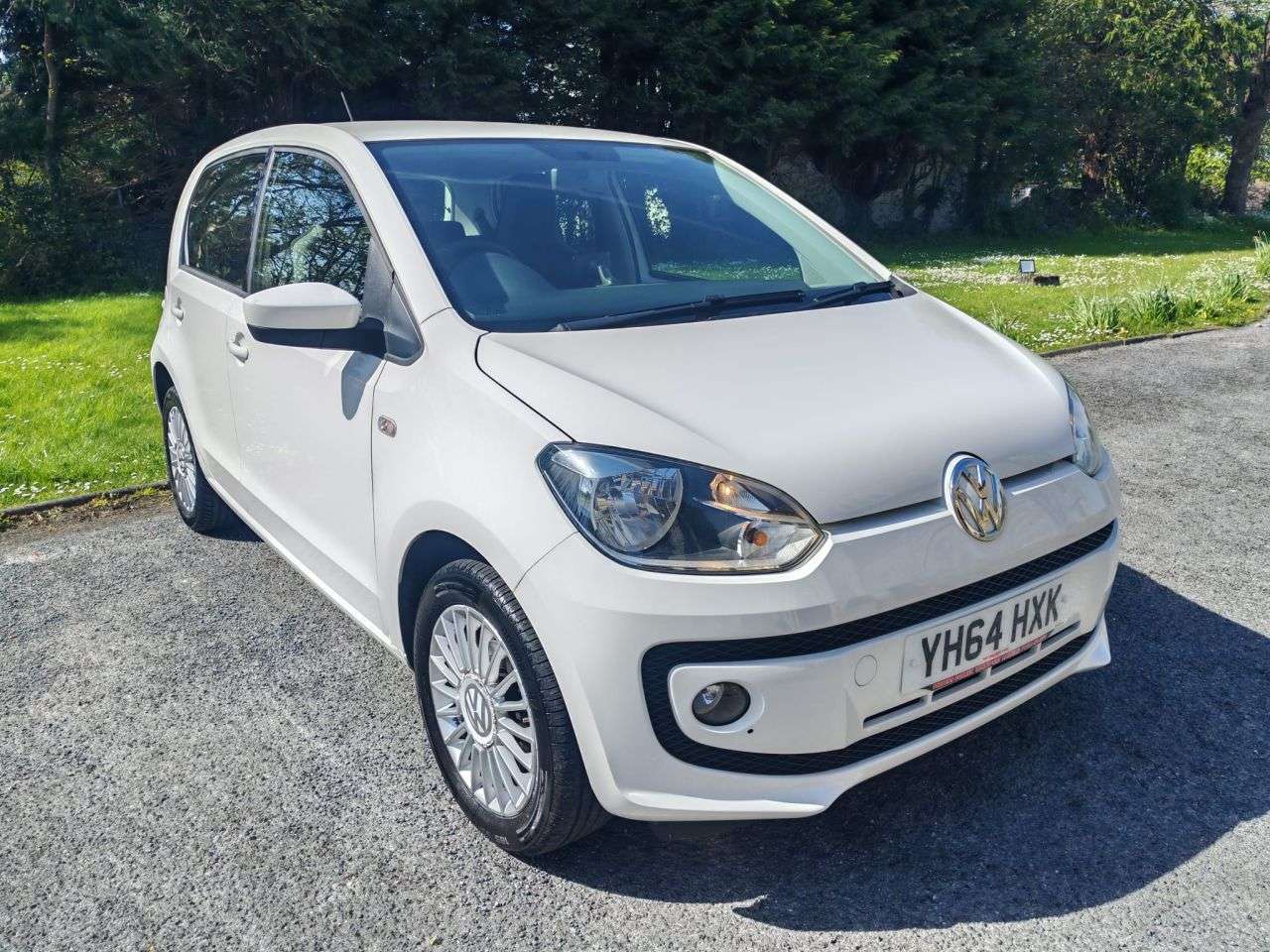 A 2014 VOLKSWAGEN UP! 1.0 High up! Hatchback 5dr Petrol Manual Euro 5 (75 ps) A 2014 VOLKSWAGEN UP! 1.0 High up! Hatchback 5dr Petrol Manual Euro 5 (75 ps)