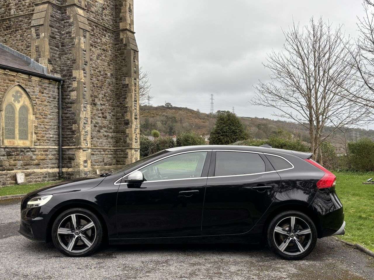 2018 VOLVO V40 2018 VOLVO V40