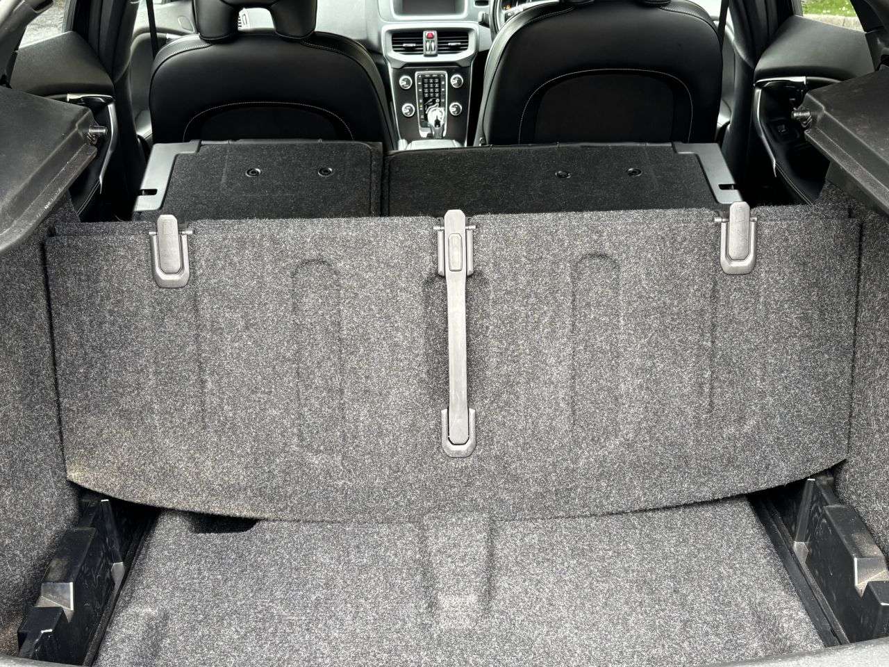 2018 VOLVO V40 2018 VOLVO V40