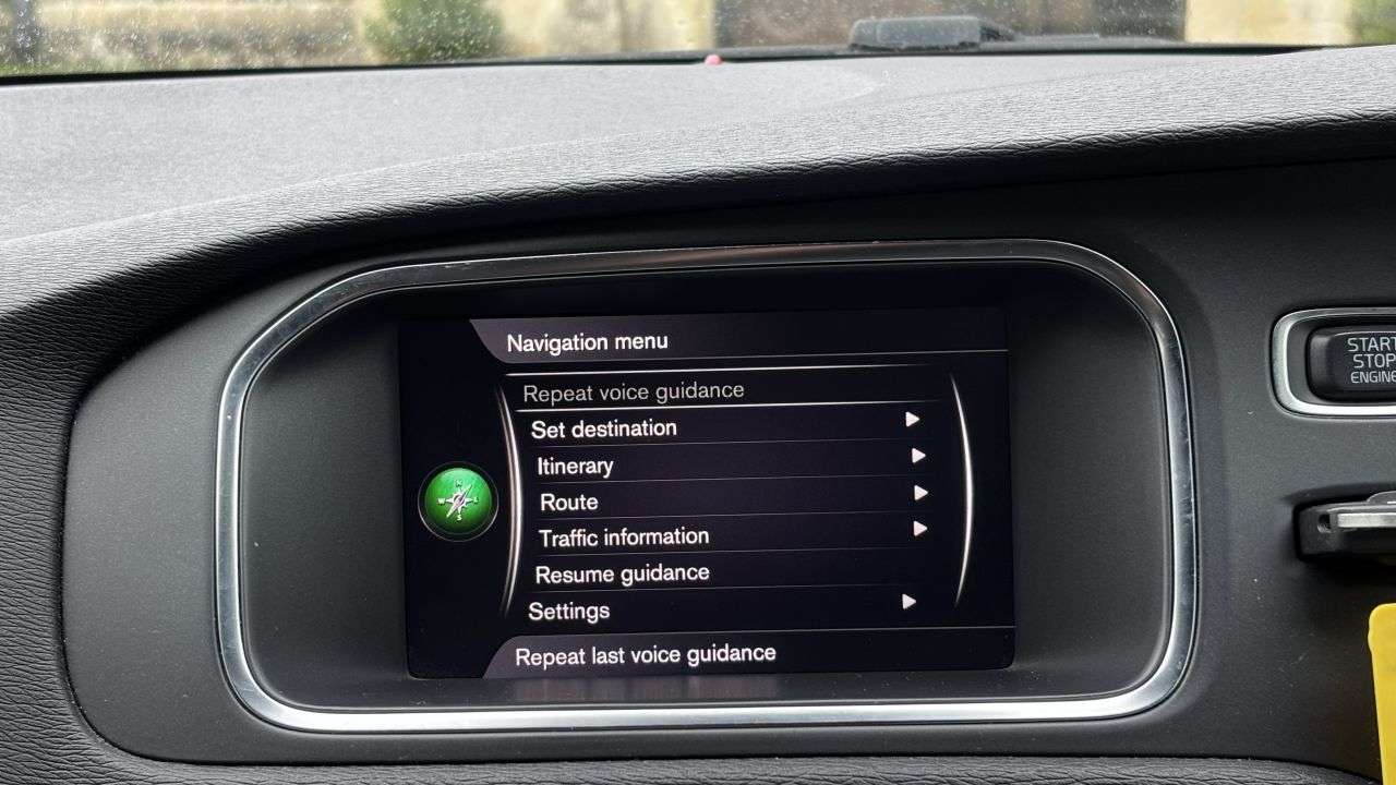 2018 VOLVO V40 2018 VOLVO V40