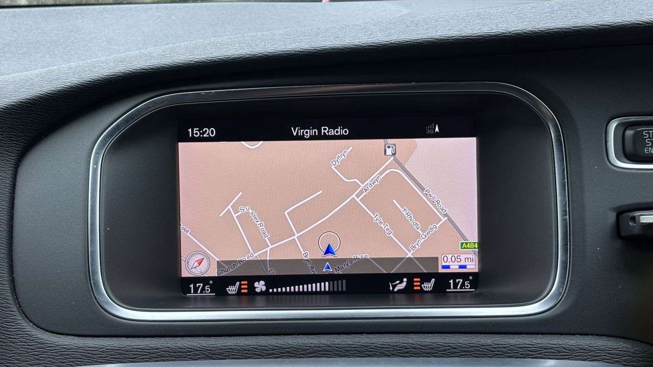 2018 VOLVO V40 2018 VOLVO V40