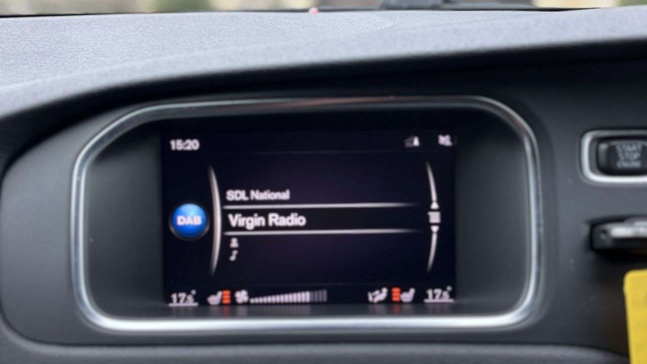 2018 VOLVO V40 2018 VOLVO V40